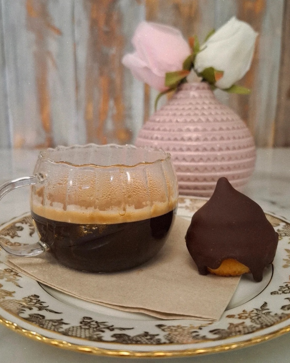Tapa dulce de chocolate con café